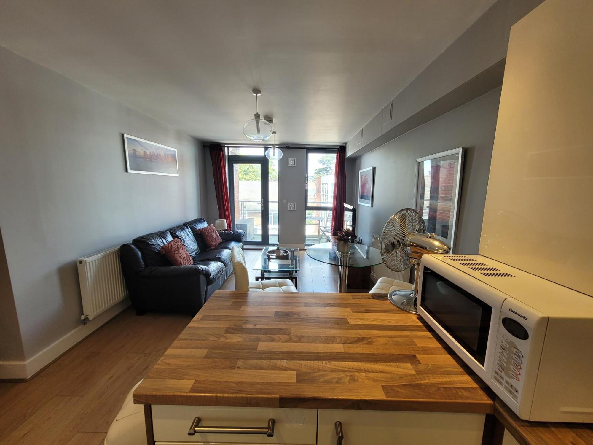 Lesley Court- A Lovely Spacious 2 Bedroom Apartment By Catchpole Stays Chelmsford Dış mekan fotoğraf