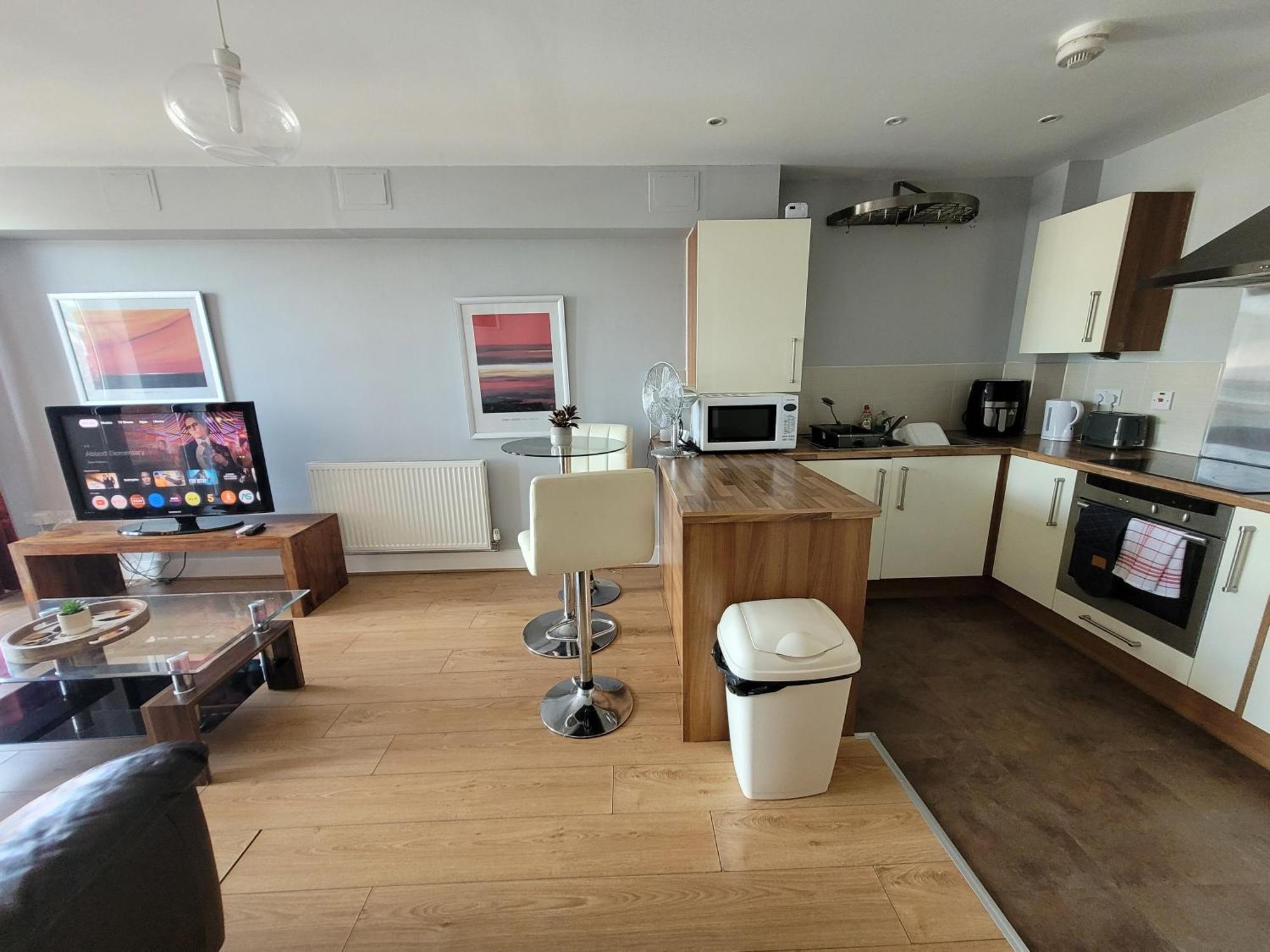 Lesley Court- A Lovely Spacious 2 Bedroom Apartment By Catchpole Stays Chelmsford Dış mekan fotoğraf