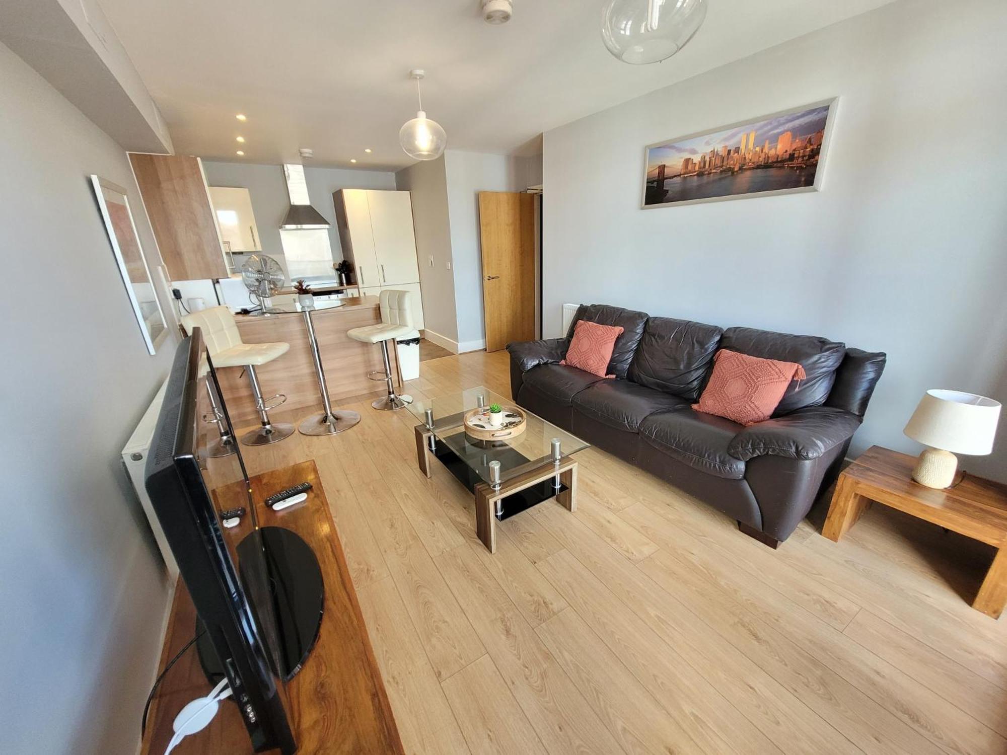 Lesley Court- A Lovely Spacious 2 Bedroom Apartment By Catchpole Stays Chelmsford Dış mekan fotoğraf
