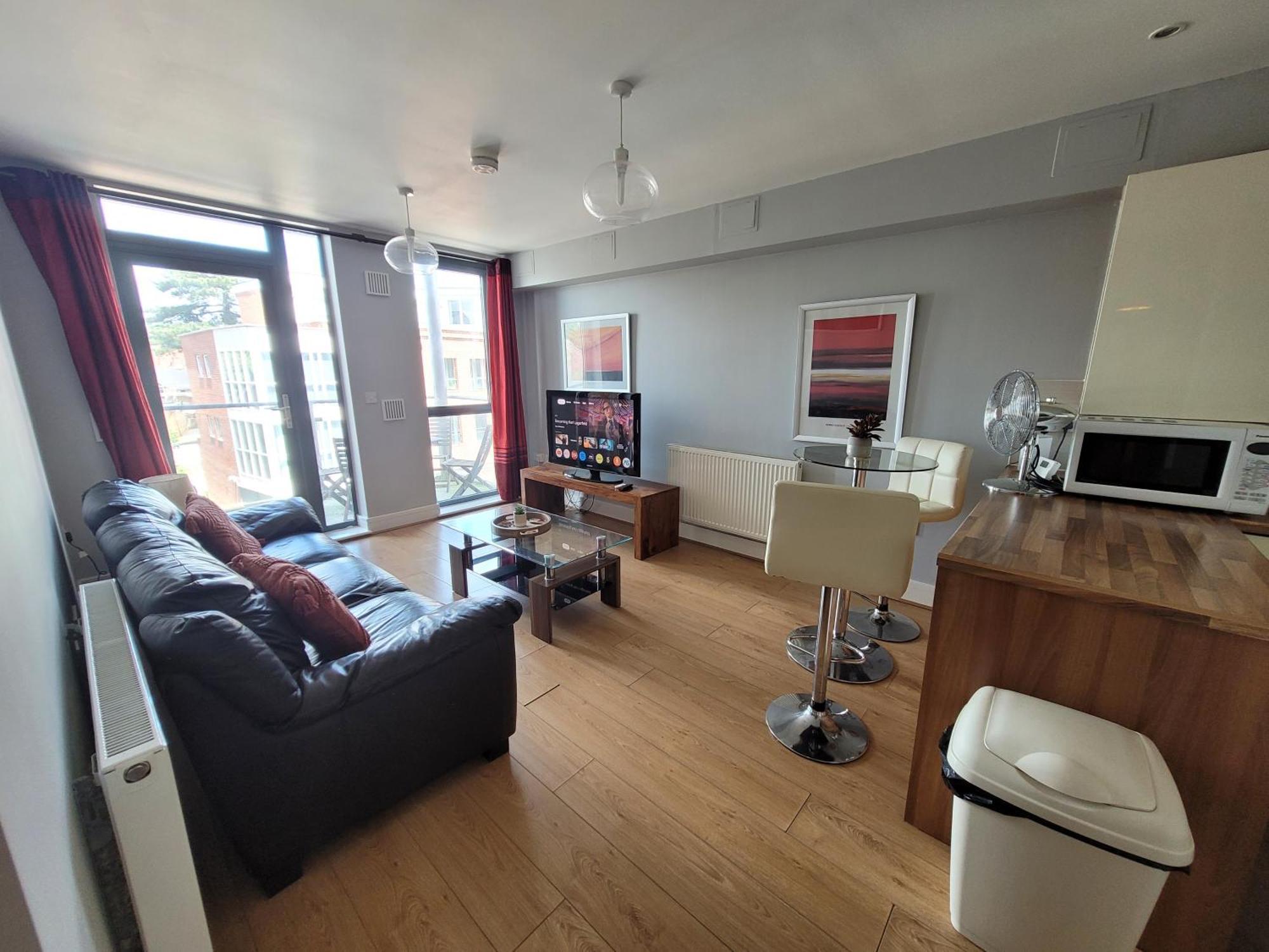 Lesley Court- A Lovely Spacious 2 Bedroom Apartment By Catchpole Stays Chelmsford Dış mekan fotoğraf