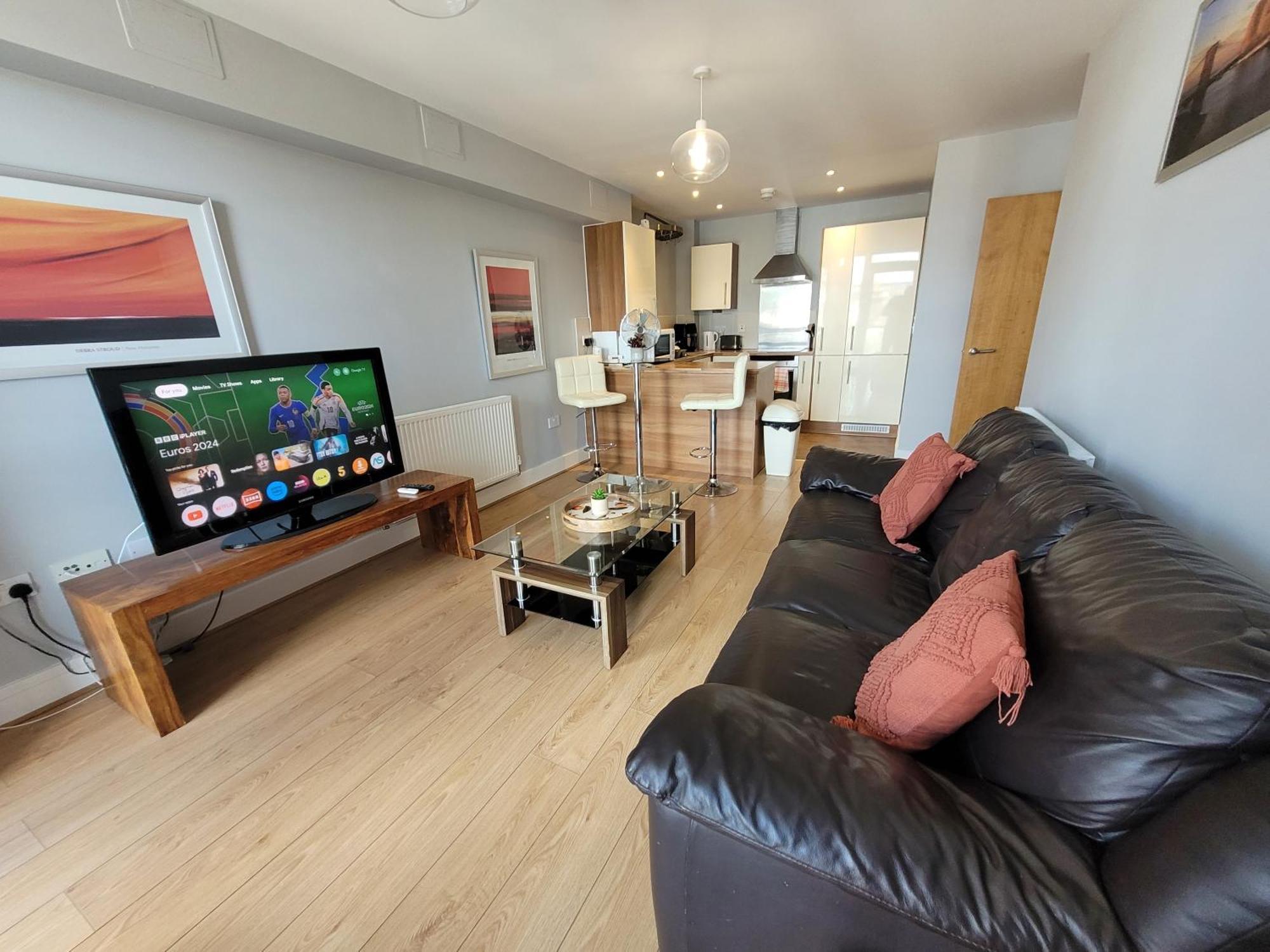 Lesley Court- A Lovely Spacious 2 Bedroom Apartment By Catchpole Stays Chelmsford Dış mekan fotoğraf